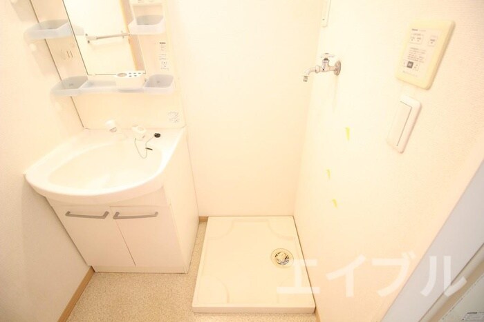 物件内観写真14　(洗濯機置場)