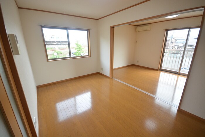 物件内観写真3　(居室)