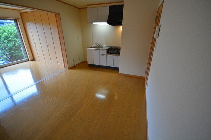 物件内観写真3　(居室)