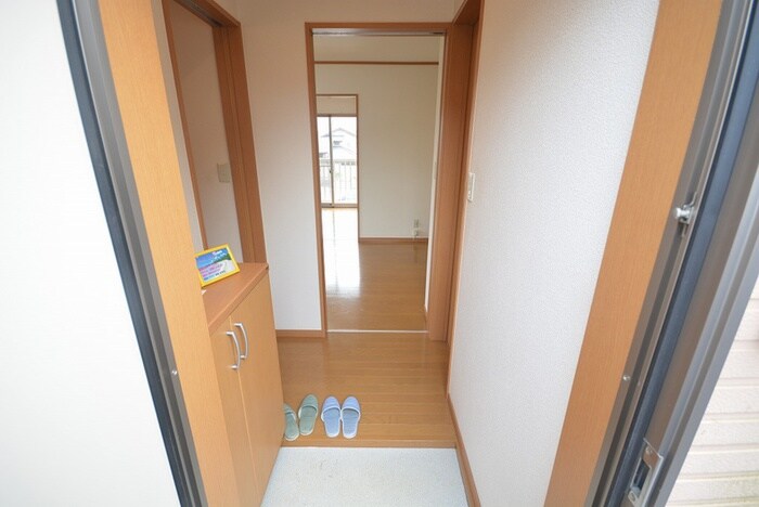 物件内観写真7　(玄関)