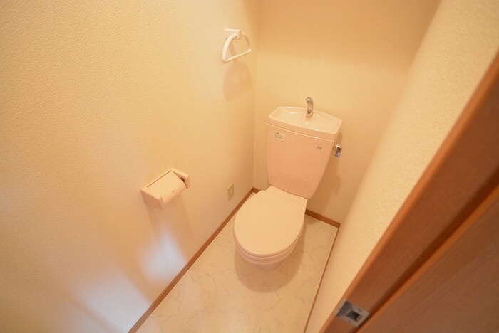 物件内観写真8　(トイレ)