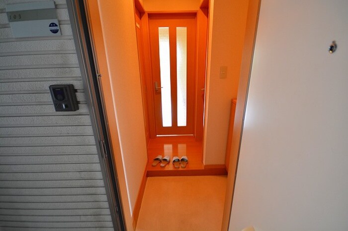 物件内観写真8　(玄関)