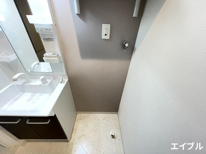 物件内観写真18　(洗濯機置場)