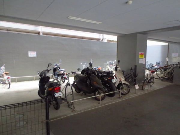 バイク置き場