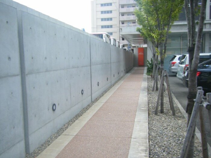 物件外観写真3　(駐車場)