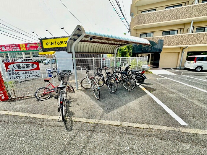 物件外観写真6　(駐輪場)