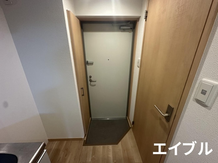 物件内観写真7　(玄関)