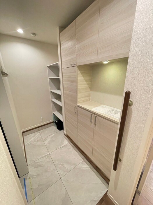 物件内観写真9　(玄関)