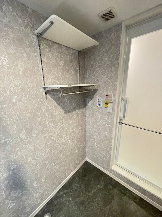 物件内観写真16　(洗濯機置場)