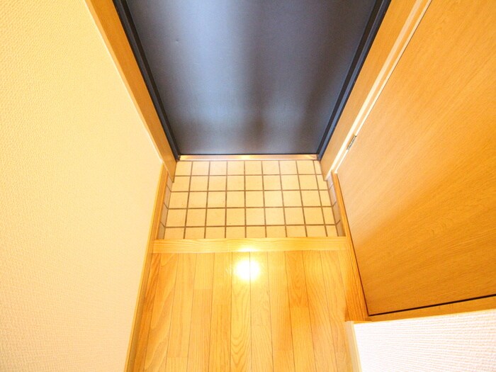 物件内観写真11　(玄関)