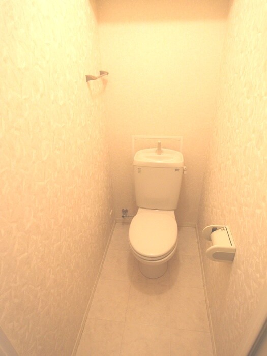 物件内観写真8　(トイレ)