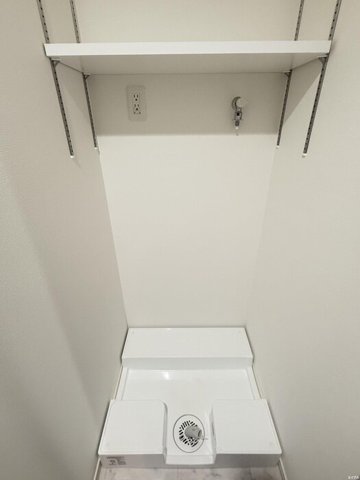 物件内観写真18　(洗濯機置場)