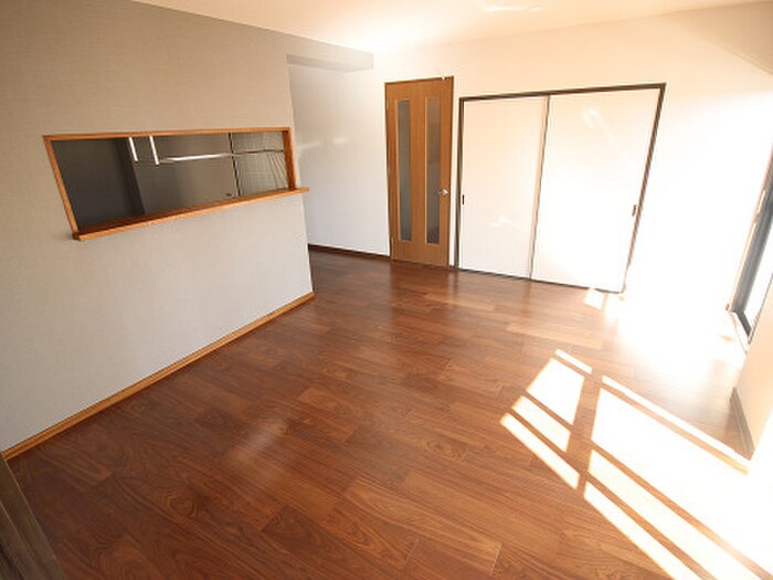 物件内観写真4　(居室)