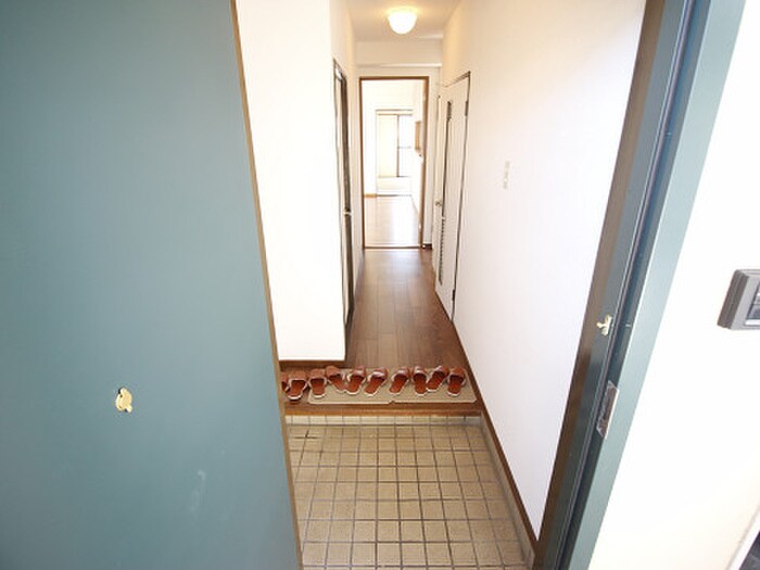 物件内観写真10　(玄関)
