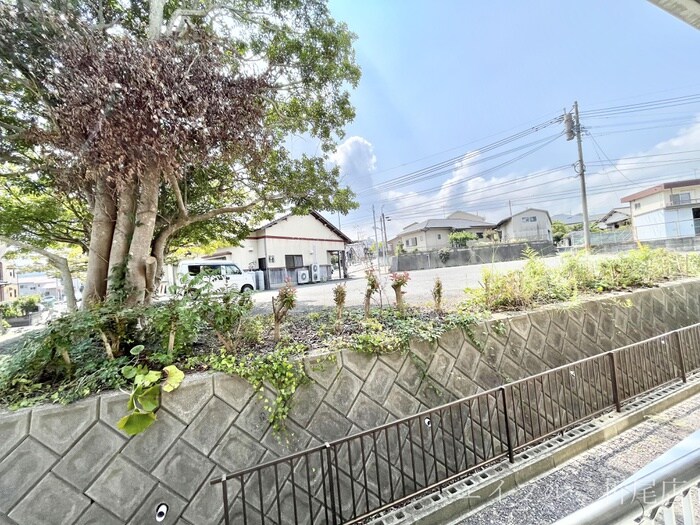 物件内観写真12　(室内からの展望)