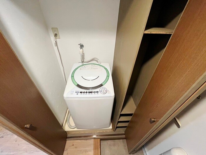 物件内観写真15　(洗濯機置場)