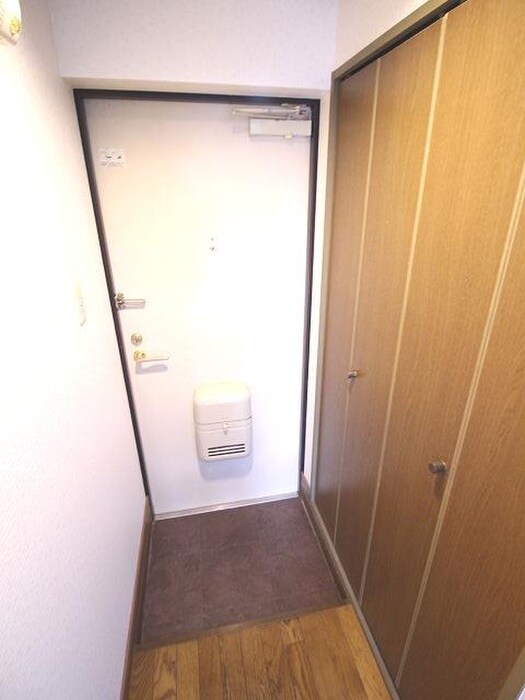 物件内観写真15　(玄関)