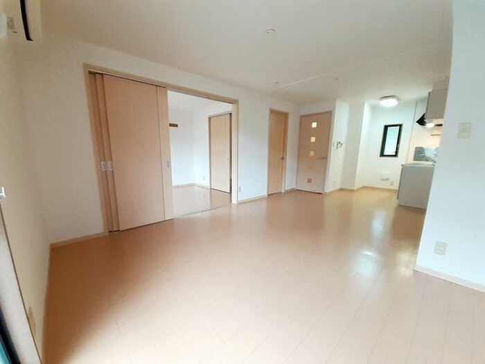 物件内観写真3　(居室)