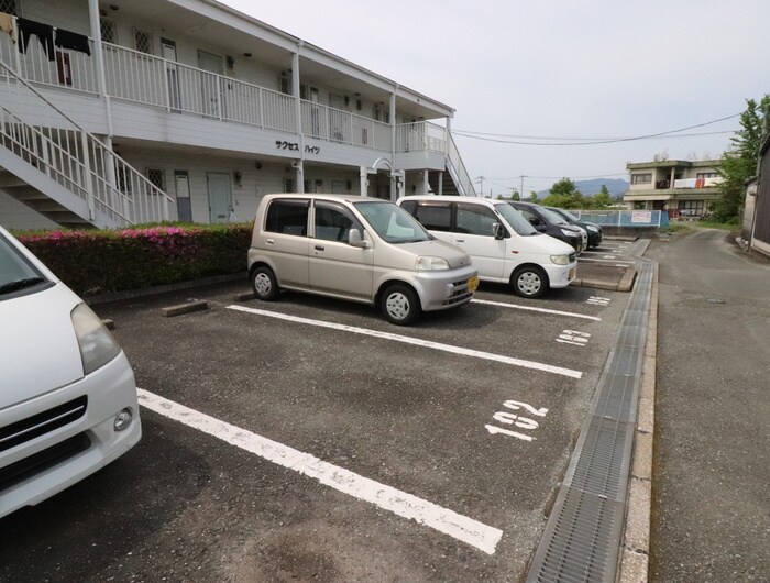 物件外観写真4　(駐車場)
