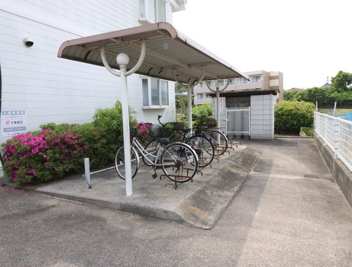 物件外観写真5　(駐輪場)