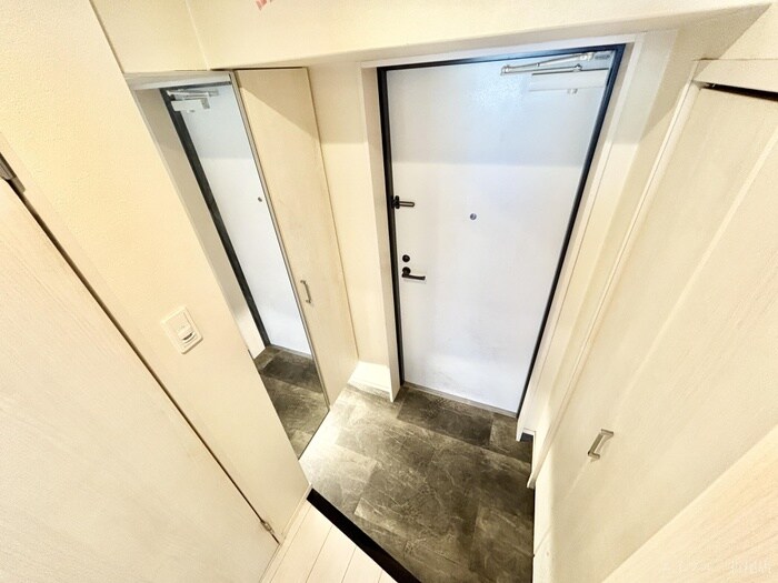 物件内観写真14　(玄関)