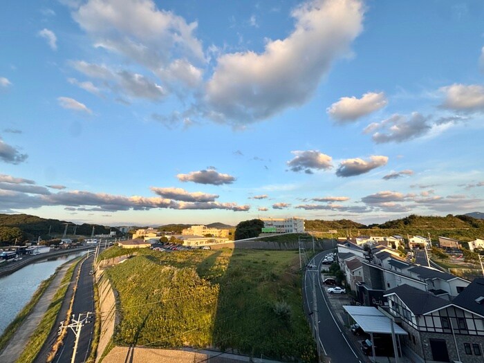 物件内観写真16　(室内からの展望)