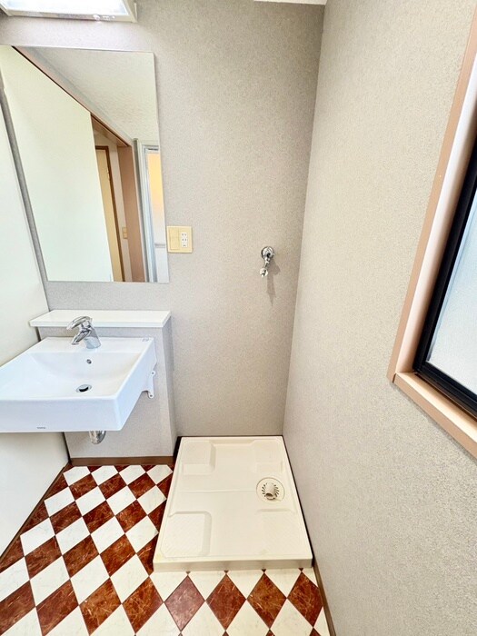 物件内観写真14　(洗濯機置場)