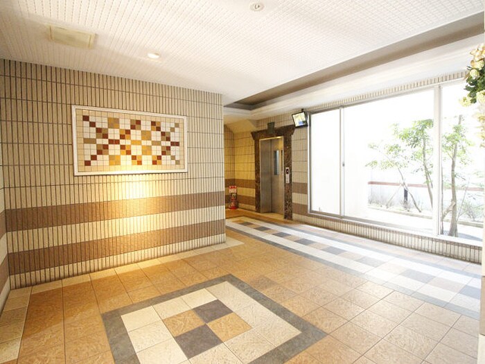 物件外観写真4　(エントランス部分)