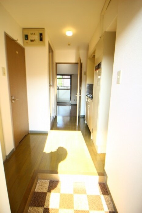 物件内観写真7　(玄関)