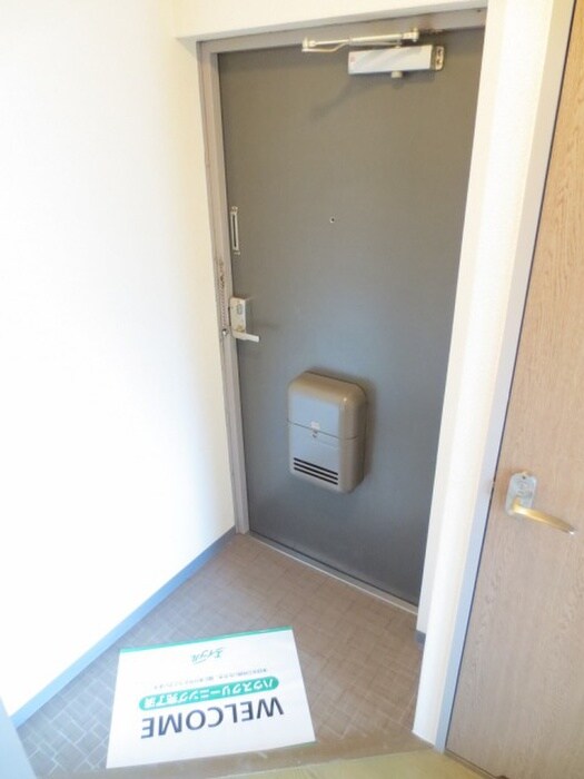 物件内観写真7　(玄関)