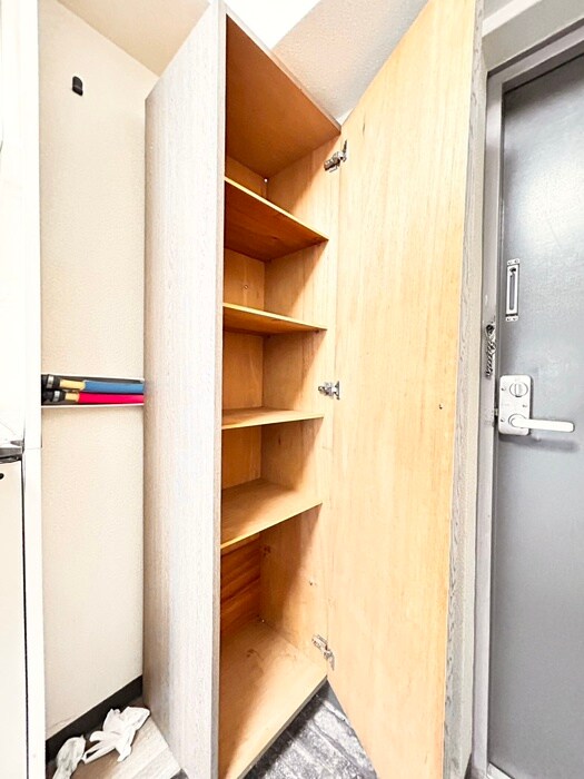 物件内観写真8　(靴箱)