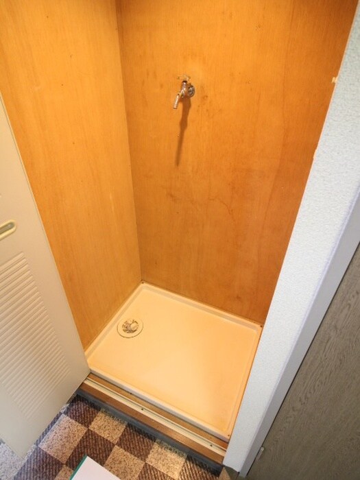 物件内観写真13　(洗濯機置場)