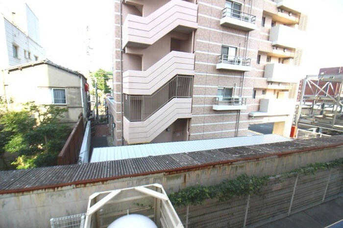 物件内観写真17　(室内からの展望)