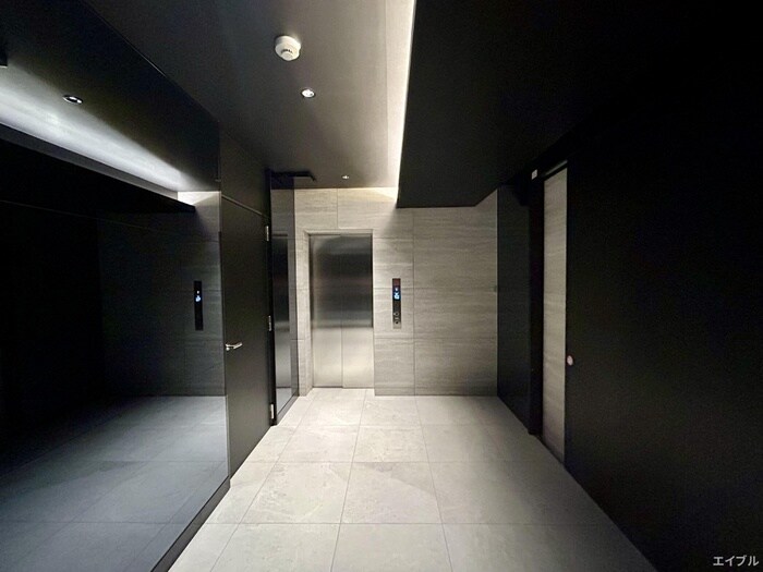 物件外観写真4　(エントランス部分)