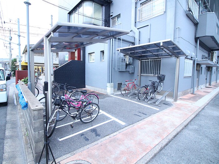 物件外観写真2　(駐輪場)