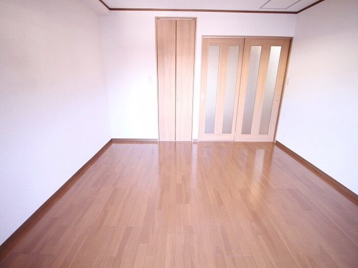 物件内観写真4　(居室)