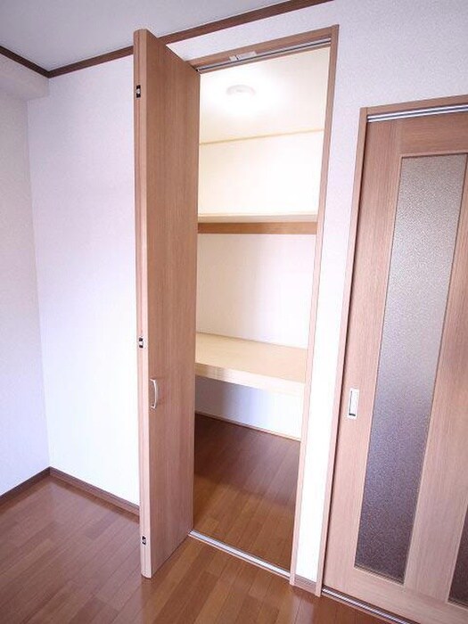 物件内観写真11　(収納)