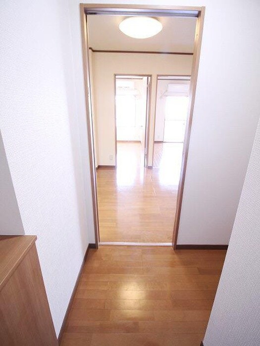 物件内観写真16　(廊下)