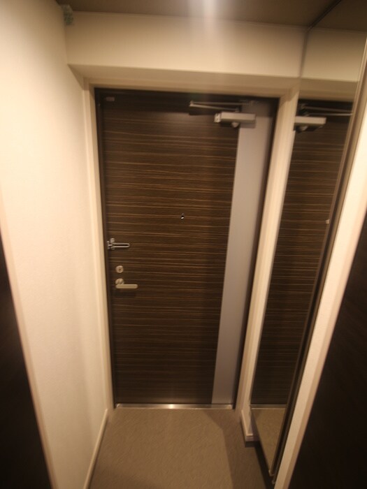 物件内観写真18　(玄関)