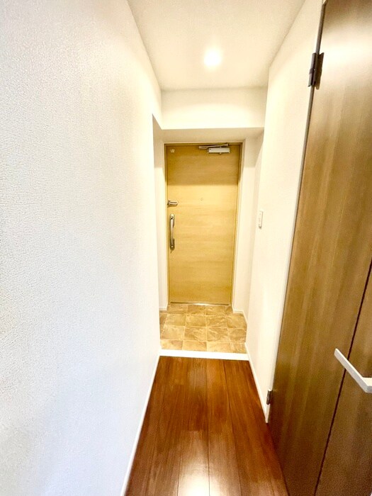 物件内観写真9　(玄関)