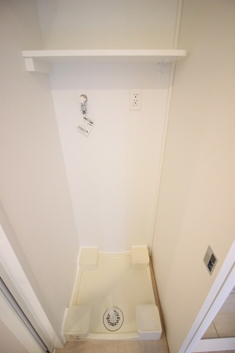 物件内観写真16　(洗濯機置場)