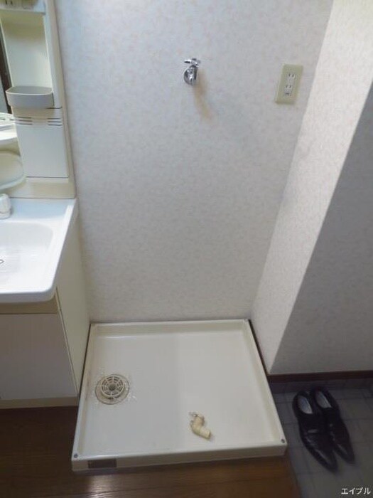 物件内観写真9　(洗濯機置場)