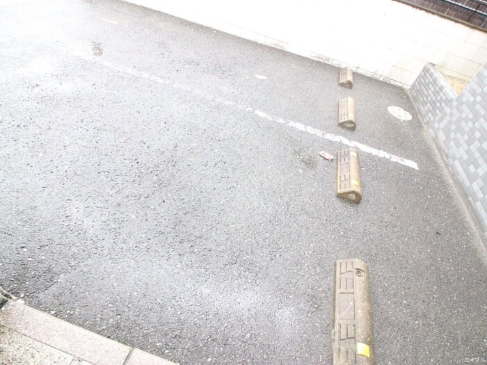 物件外観写真5　(駐車場)