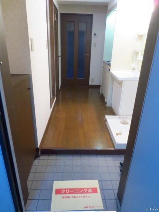 物件内観写真13　(玄関)