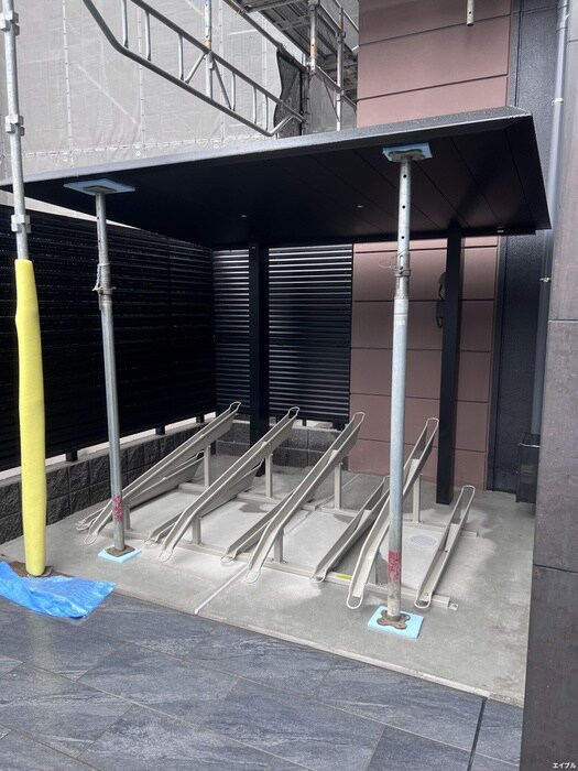 物件外観写真3　(駐輪場)