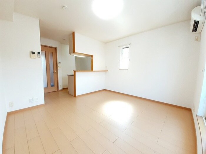 物件内観写真2　(居室)