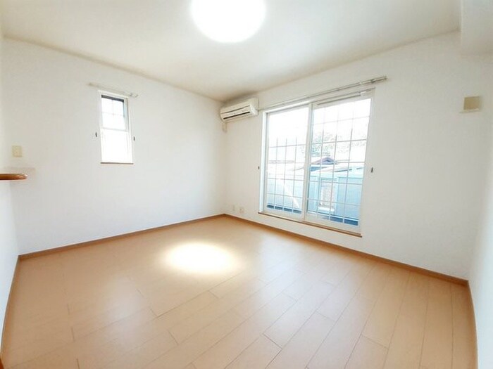 物件内観写真4　(居室)