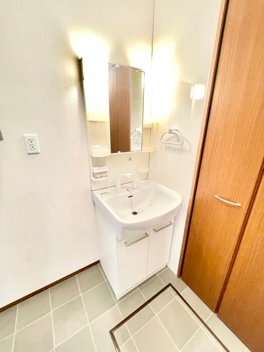 物件内観写真10　(洗面)