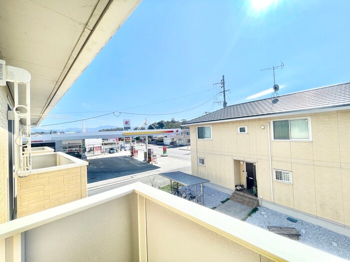 物件内観写真13　(室内からの展望)