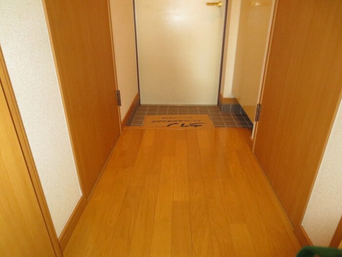 物件内観写真14　(玄関)